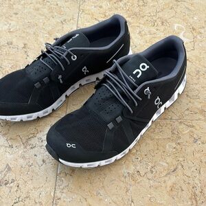 On Men’s Cloud 5 shoes worn 3-4x